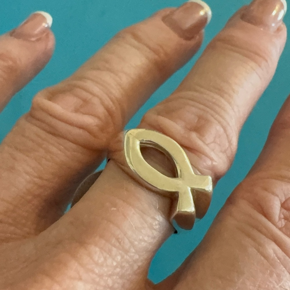 SILVER ICHTHUS FISH RING - Picture 3 of 10